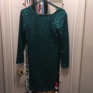 Low back glitter bodycon dress